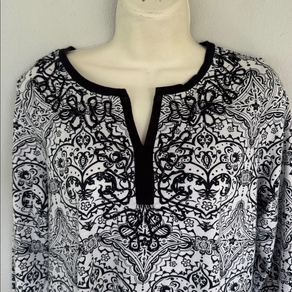 Coral Bay black white henna medallion print notch neckline 3/4 sleeve top small - Picture 4 of 15